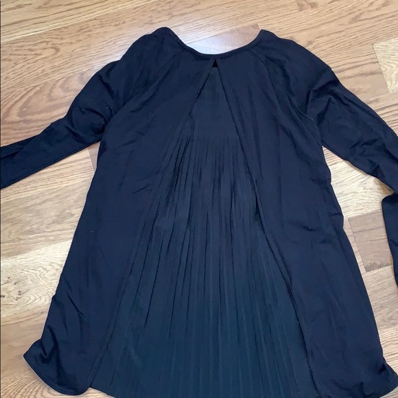 Lululemon long sleeve - Picture 2 of 2